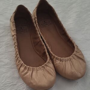 Lucky Brand Metallic Tan Ballet Flats